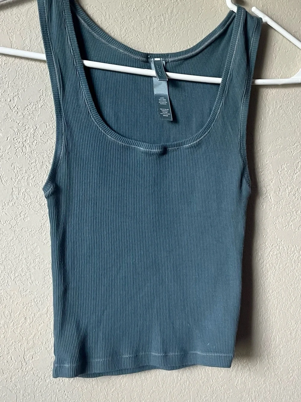 SKIMS Ribbed Scoop Tank - Slate Blue/Gray - Picture 4 of 4